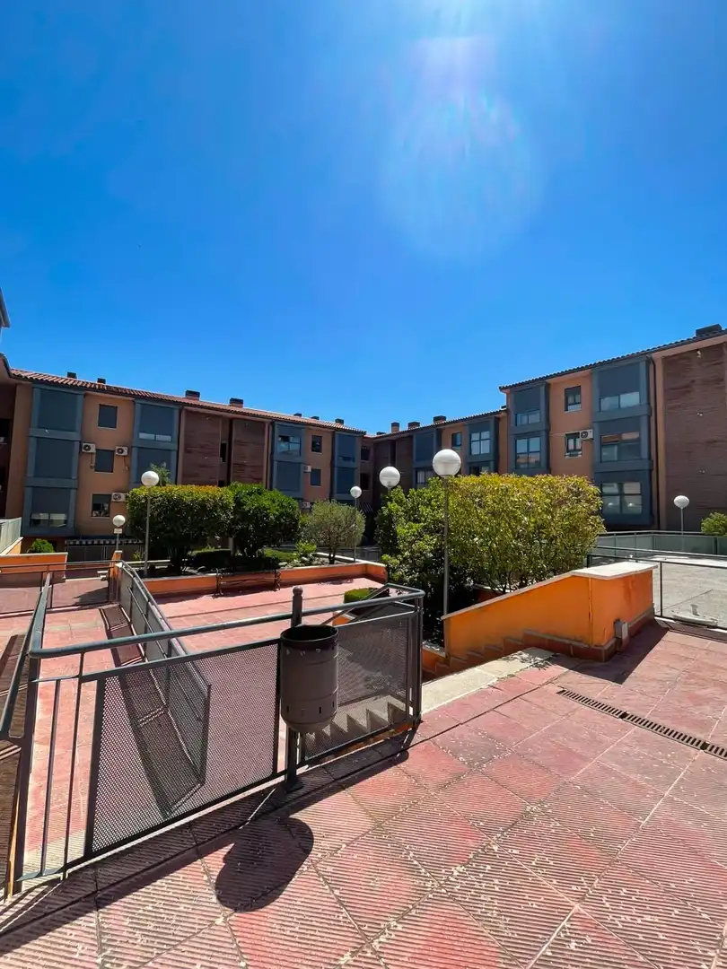 Außenansicht von Dachboden zur Miete in El Molar (Madrid) mit Heizung, Terrasse und Balkon