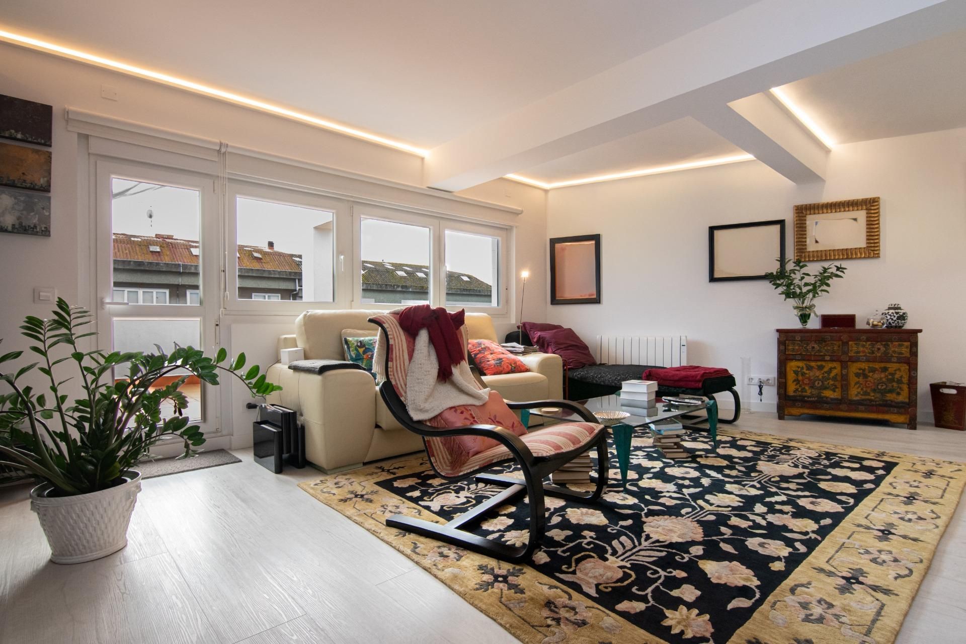 Sala d'estar de Àtic en venda en A Coruña Capital  amb Calefacció, Terrassa i Traster