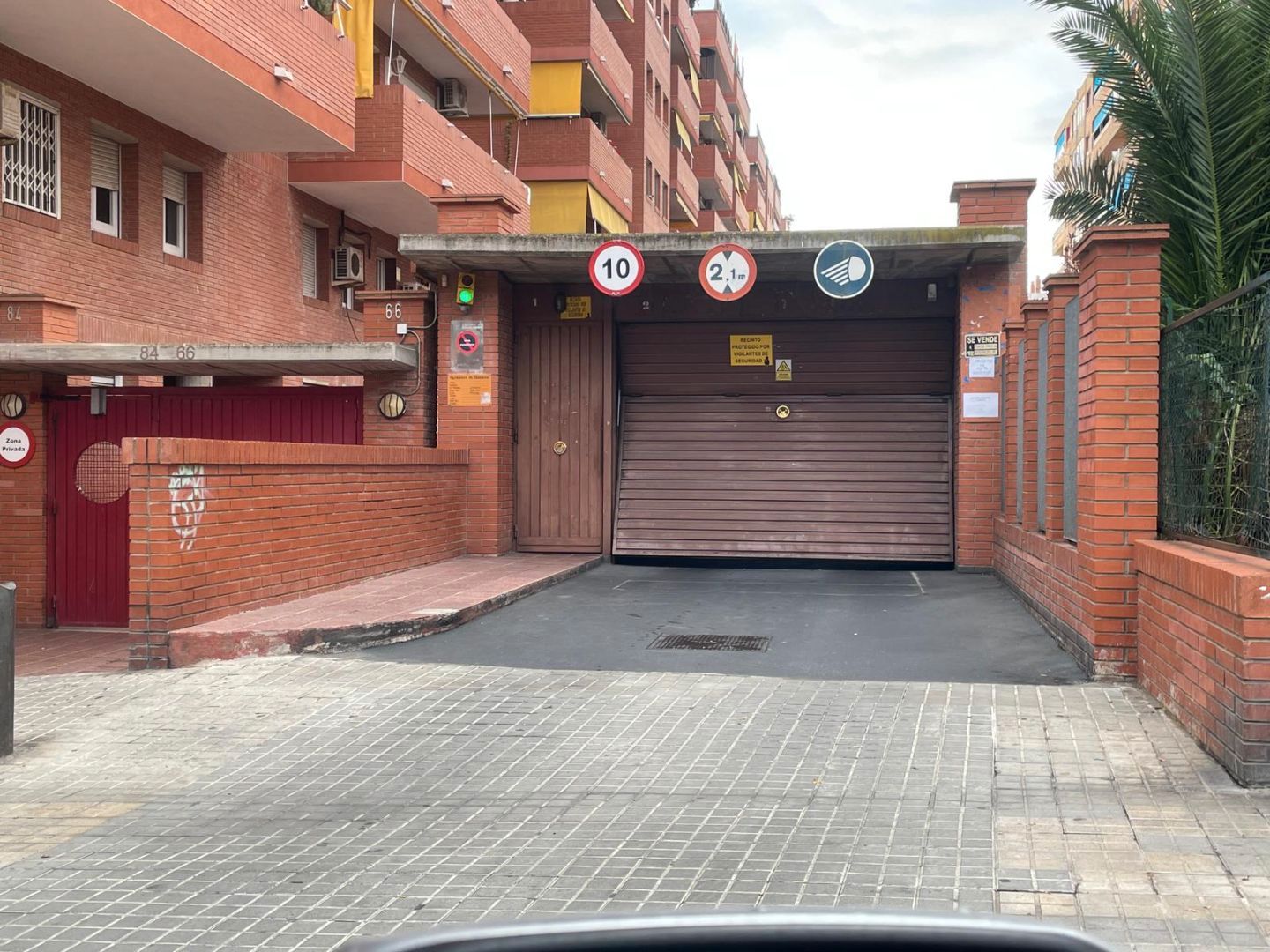 Aparcament de Garatge en venda en Badalona