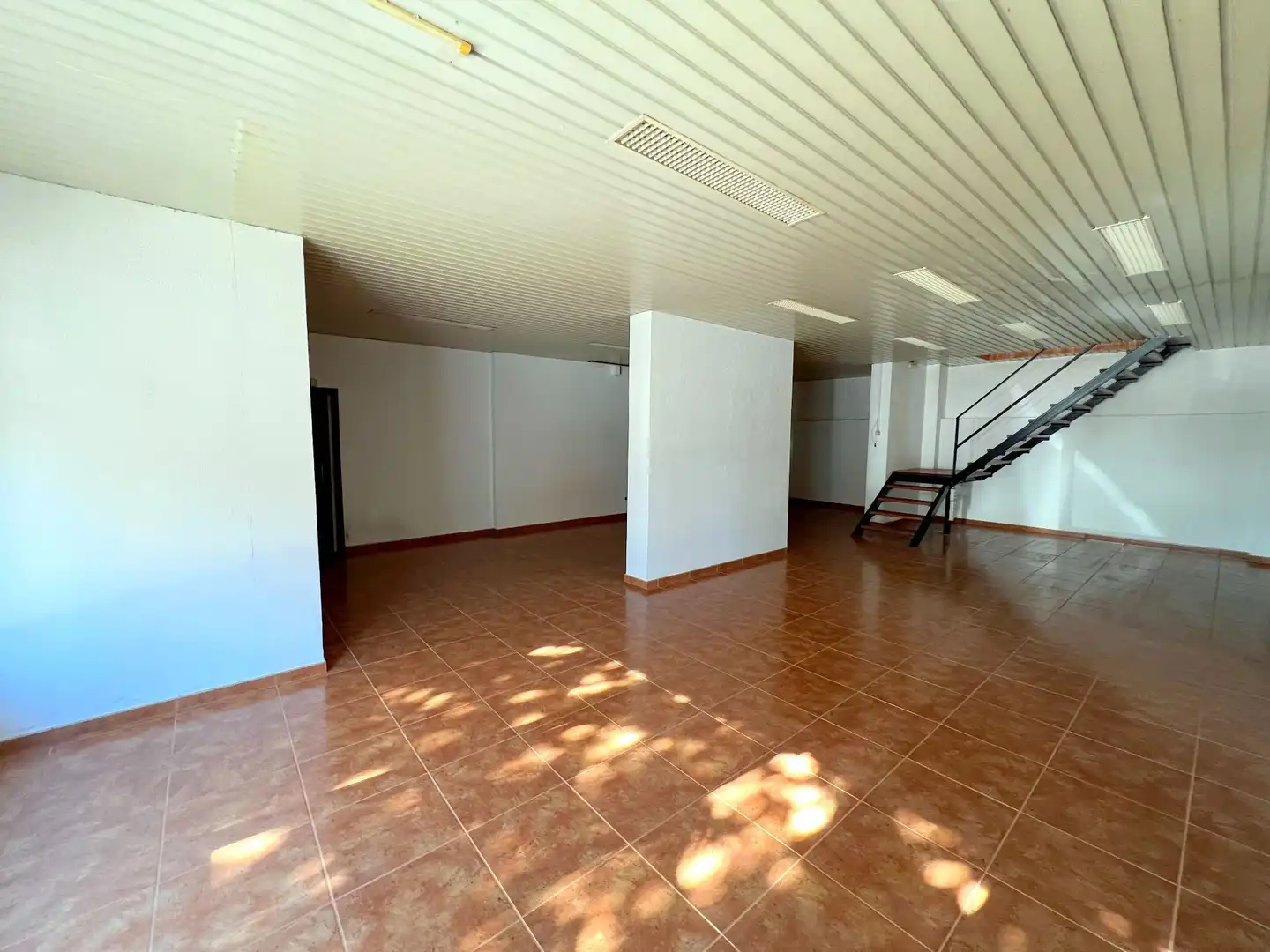 Local en venda a Simon Bolívar, Villa Ascensión - El Perú - Cruz del Señor