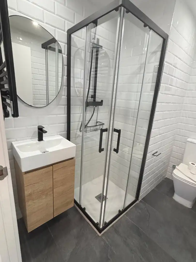 Bathroom of Flat for sale in Valencia  with Air Conditioner, Heating and Terrace