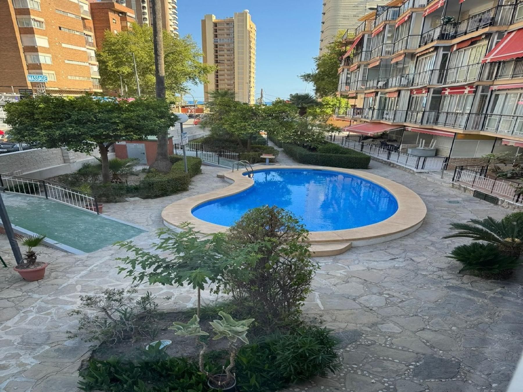 Swimming pool of Flat for sale in Benidorm