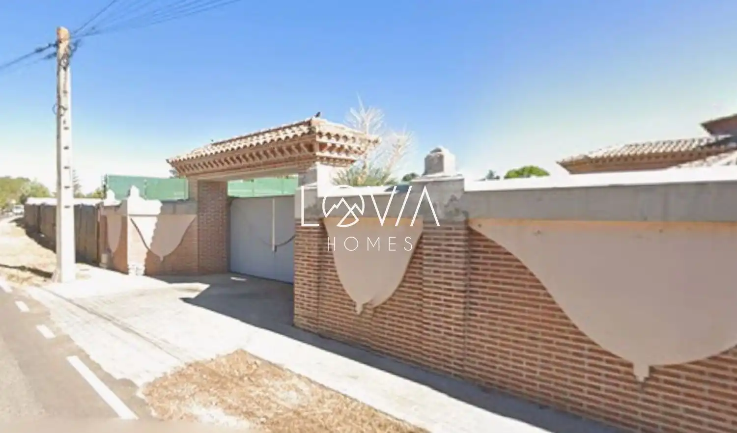 Detached house with pool for sale in Ronda de Hispanoamérica