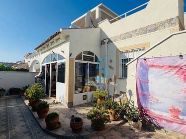 Bungalow amb piscina en venda a Orihuela Costa