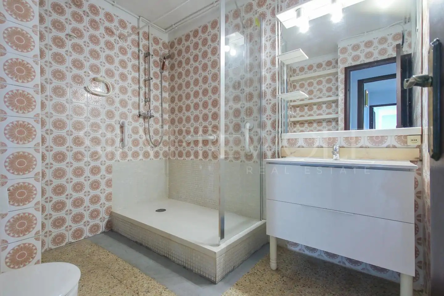 Bany de Pis en venda en Montornès del Vallès amb Balcó i Alarma