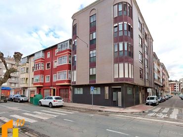 Pis en venda a Avenida REYES CATOLICOS
