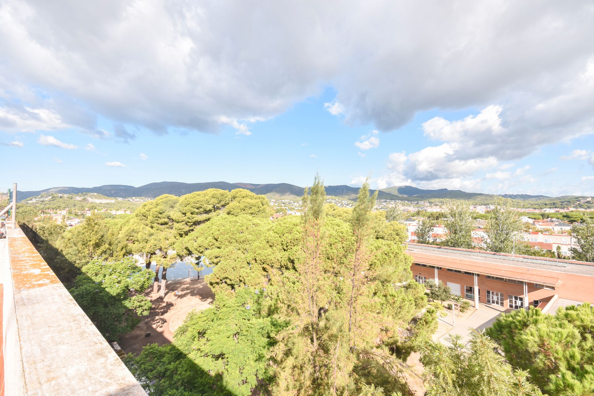 Vista exterior de Ático en venta en Castelldefels con Aire acondicionado, Calefacción y Terraza