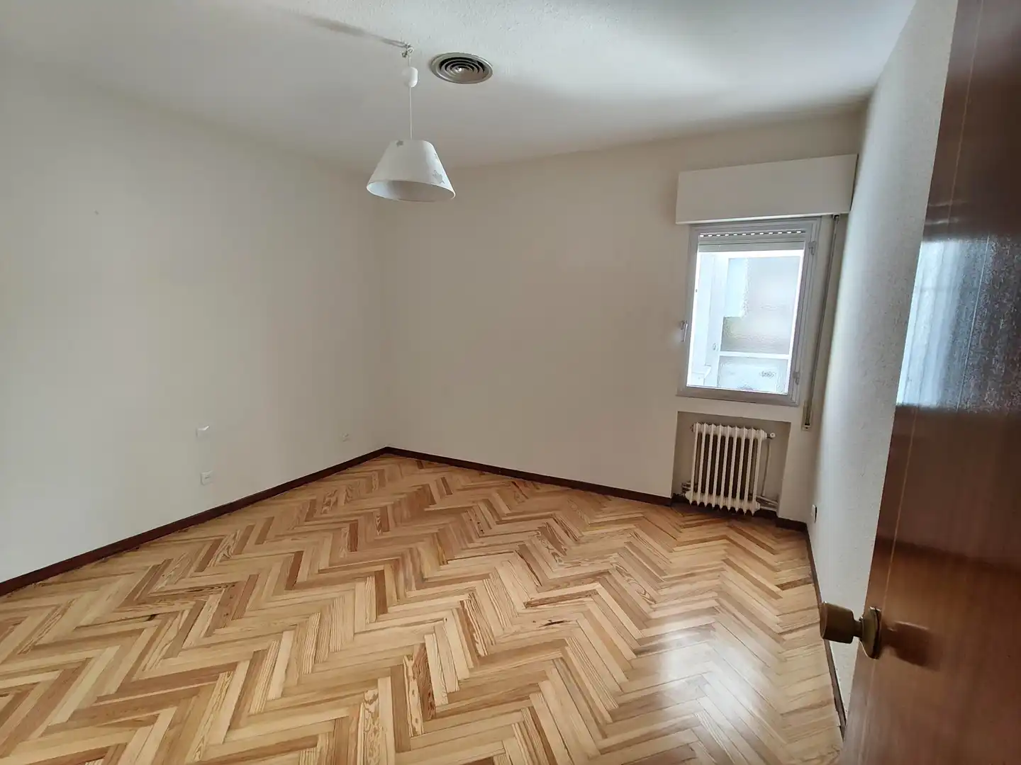 Living room of Flat for rent in Getafe  with Air Conditioner, Heating and Parquet flooring