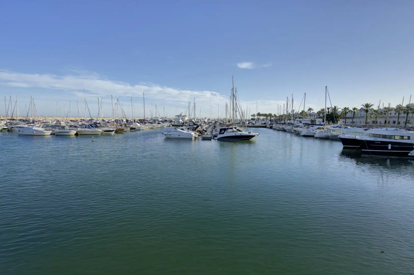 Vista exterior de Piso en venta en Torremolinos con Aire acondicionado, Terraza y Piscina