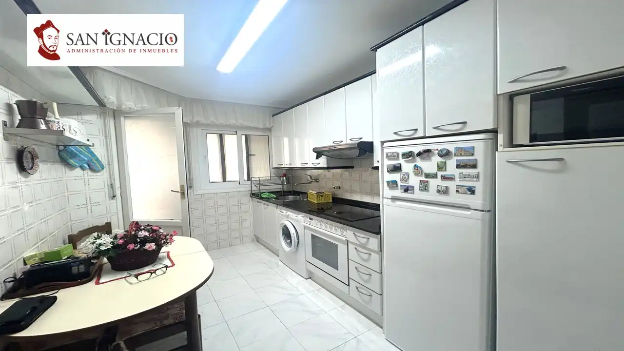 Kitchen of Flat for sale in Villarcayo de Merindad de Castilla la Vieja  with Furnished