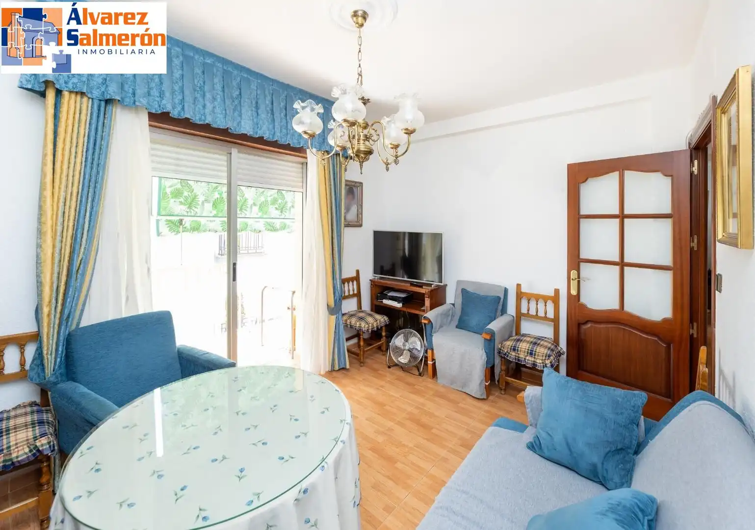 Wohnzimmer von Wohnung zum Verkauf in Granada mit Möbliert und Balkon