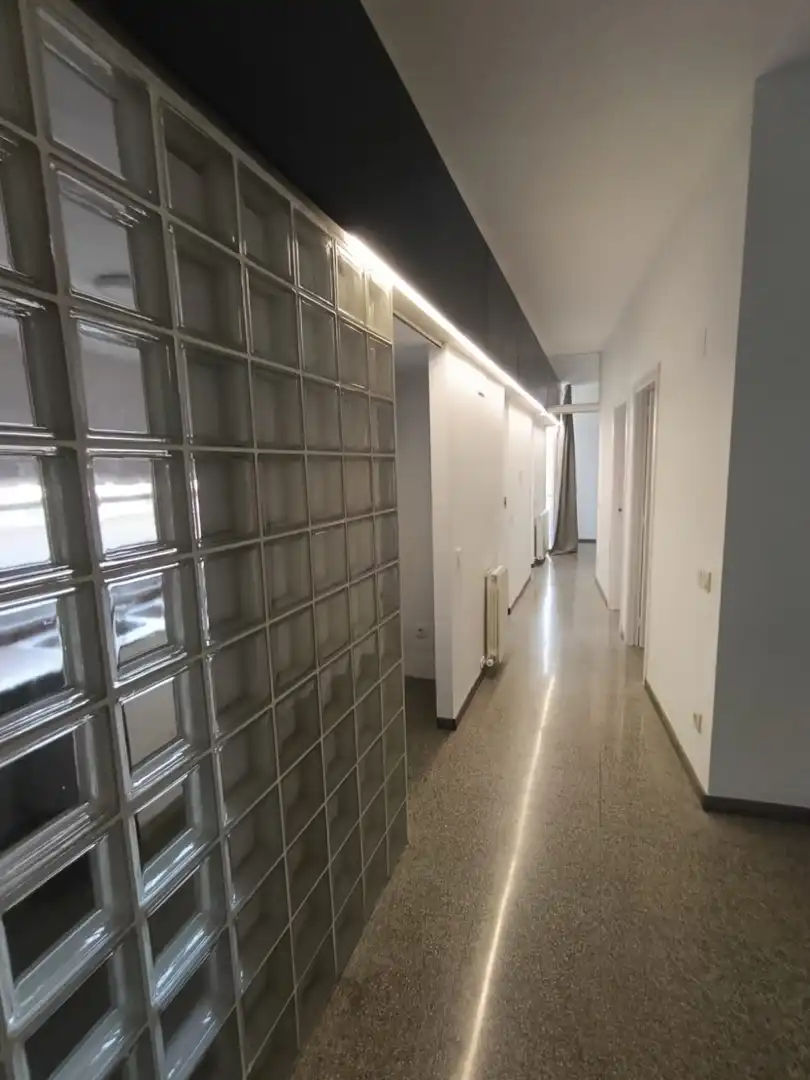 Piso de alquiler en Rosselló con Calefacción