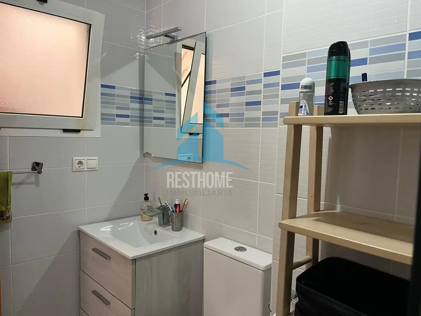 Bany de Apartament en venda en Torrevieja amb Aire condicionat, Jardí privat i Terrassa