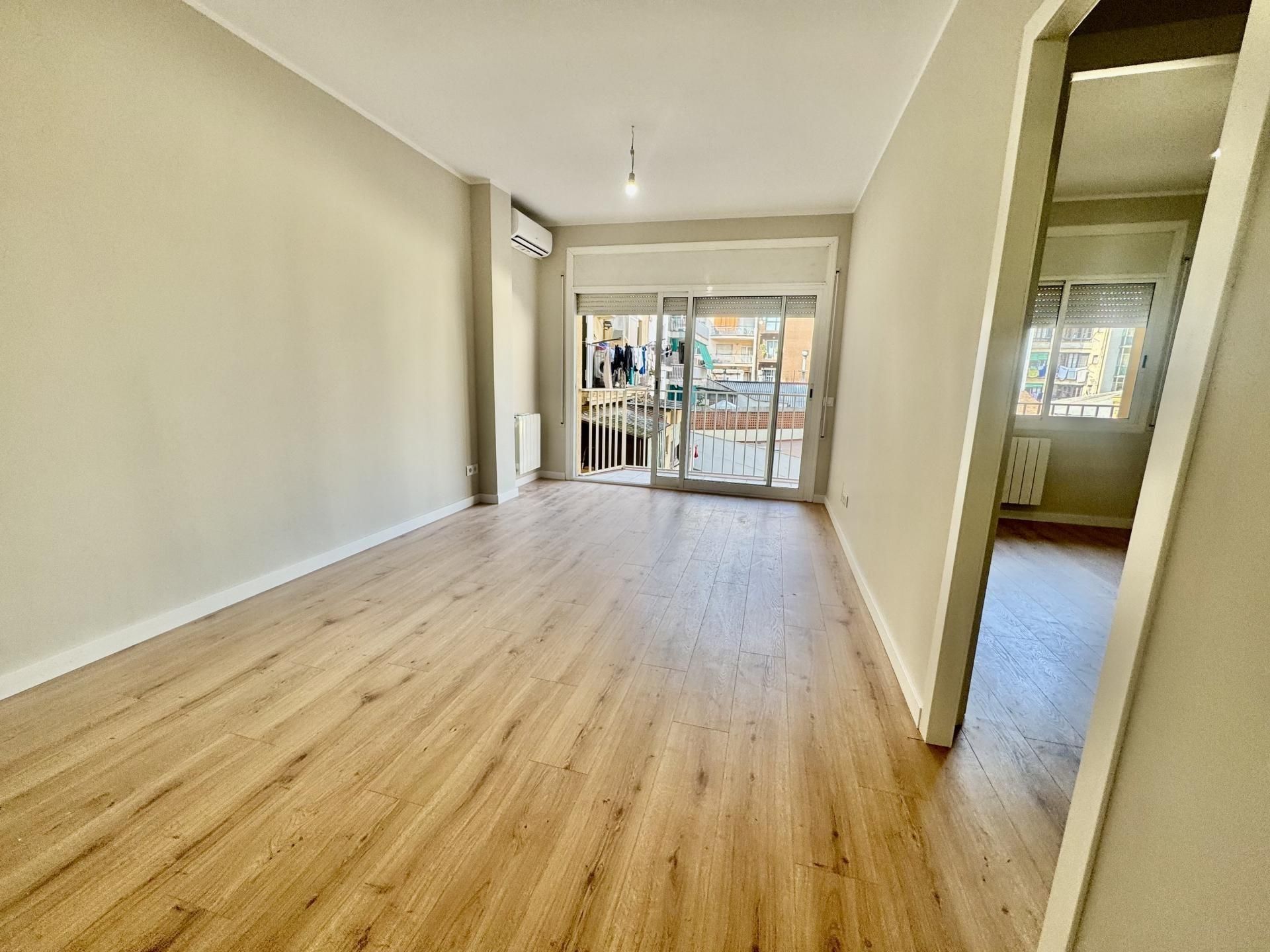 Vista exterior de Piso en venta en  Barcelona Capital con Balcón