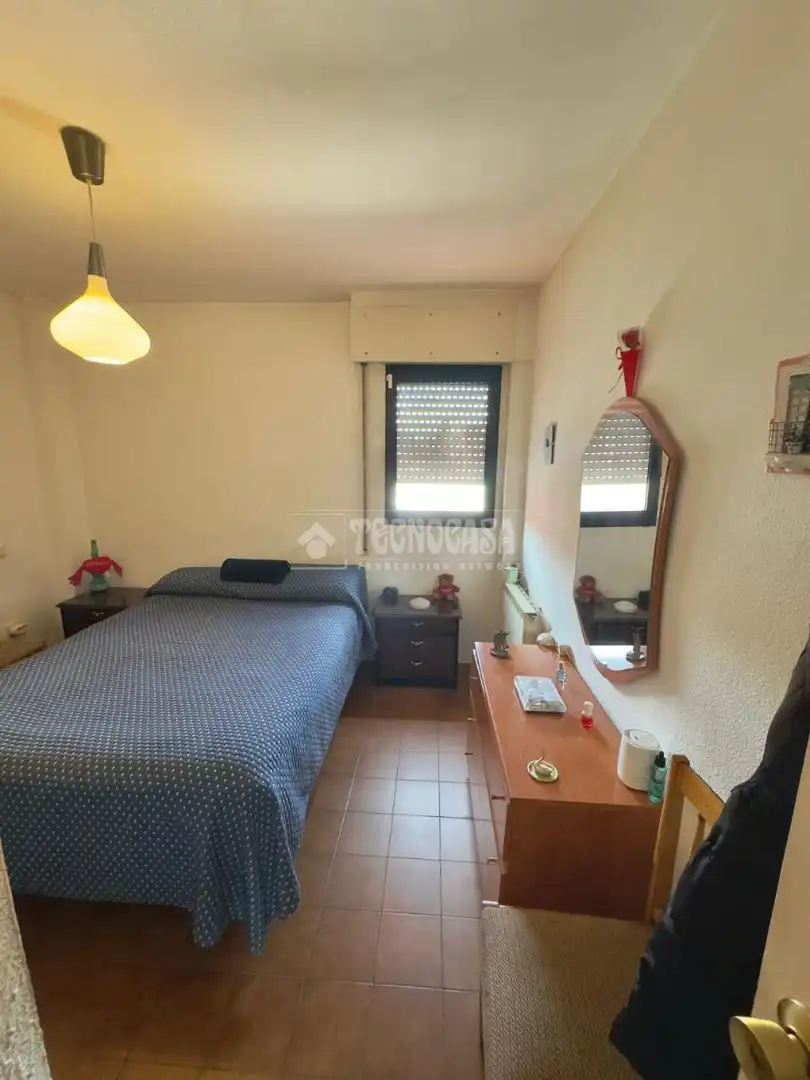 Bedroom of Flat for sale in Madrid
