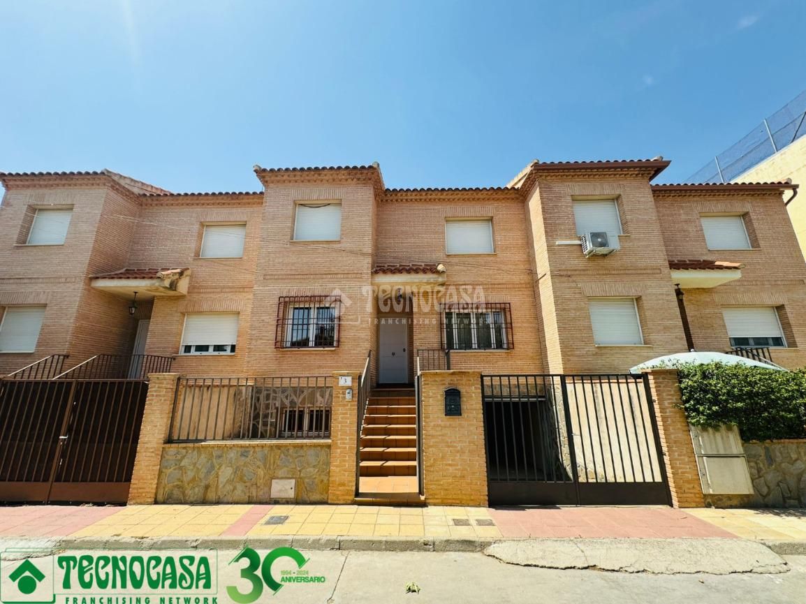 Casa adosada en venta