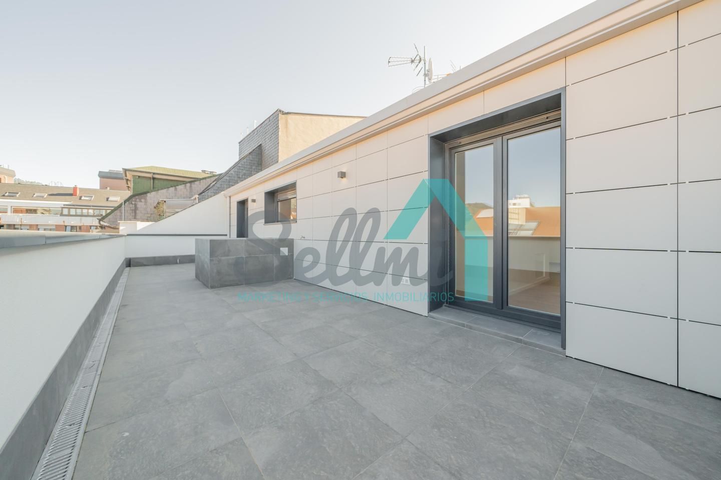 Duplex for sale in De San Bernabé, Salesas - Foncalada - Campoamor
