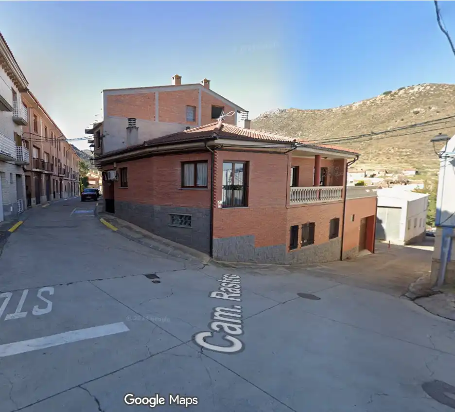 Vista exterior de Casa adosada de lloguer en Alpartir amb Calefacció, Forn i Rentadora