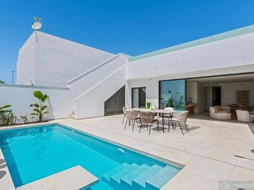 Reihenhaus mit Pool zum Verkauf in N/A