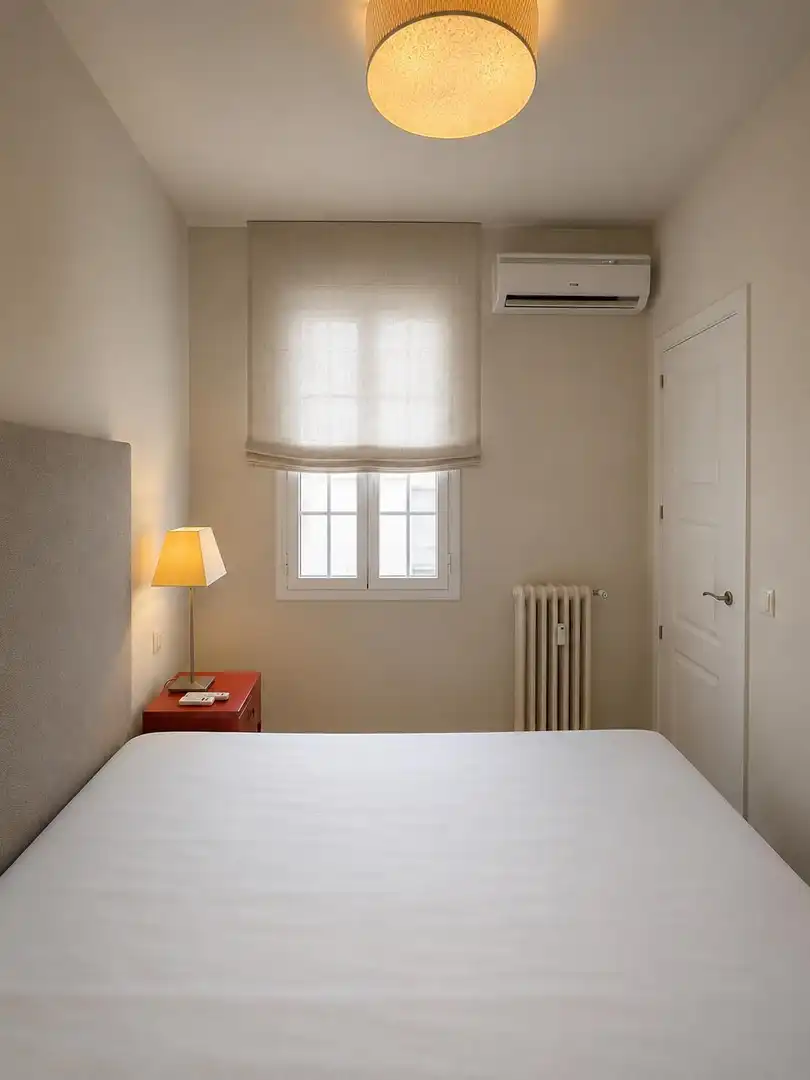 Habitación de Ático de alquiler en Madrid con Aire acondicionado, Terraza y Amueblado