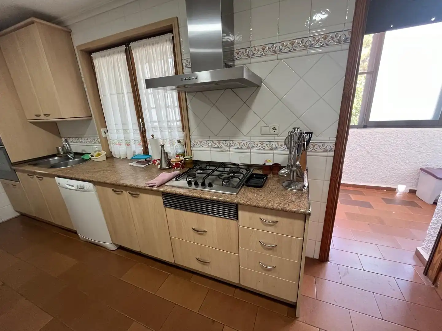 Cuina de Casa o xalet en venda en Almansa amb Aire condicionat, Calefacció i Jardí privat
