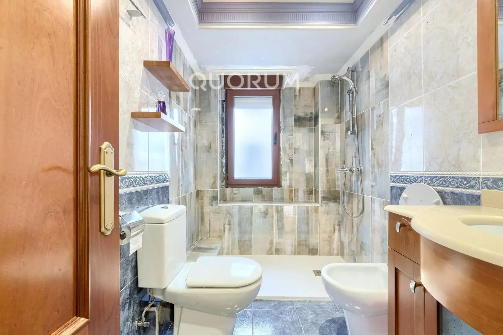 Bathroom of Flat for sale in Bilbao   with Heating, Storage room and Furnished