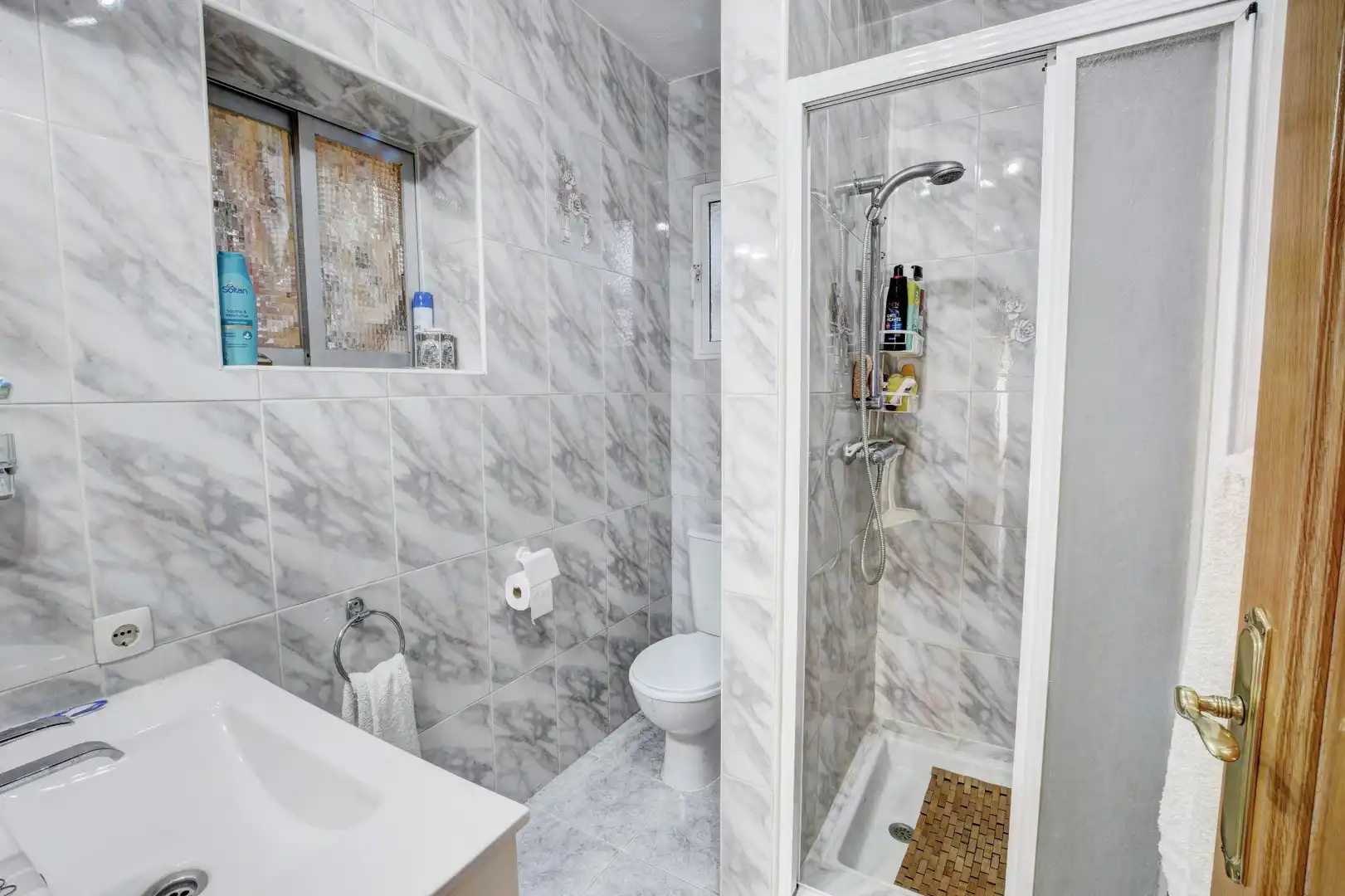 Bathroom of Detached homes for sale in Benalmádena  with Air Conditioner, Heating and Terrace