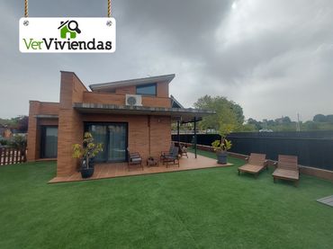 Casa amb balcó en venda a Piera