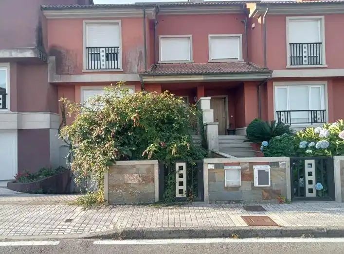 Vista exterior de Casa adosada en venta en Sanxenxo
