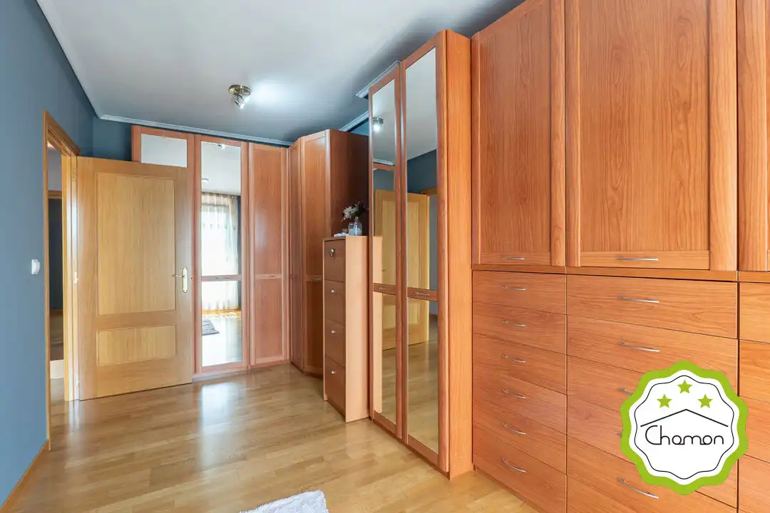 Schlafzimmer von Einfamilien-Reihenhaus zum Verkauf in Barakaldo  mit Heizung, Privatgarten und Terrasse