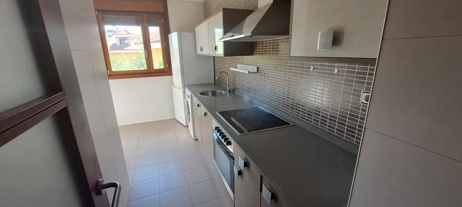 Cuina de Pis en venda en Gijón  amb Calefacció i Parquet