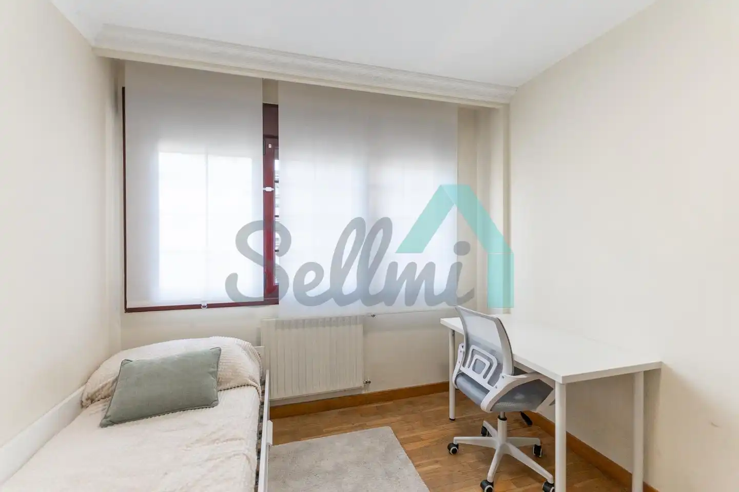 Flat for rent in Calle Luis Braille, Milán - Pumarín