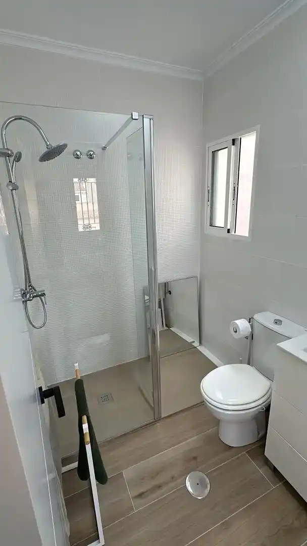 Bany de Casa adosada en venda en Orihuela amb Aire condicionat, Piscina i Balcó