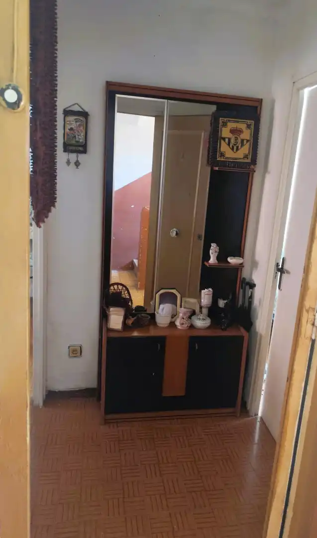 Habitación de Piso en venta en L'Hospitalet de Llobregat con Amueblado, Horno y Lavadora