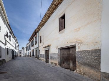 Casa con balcón en venta en Calle de la Iglesia