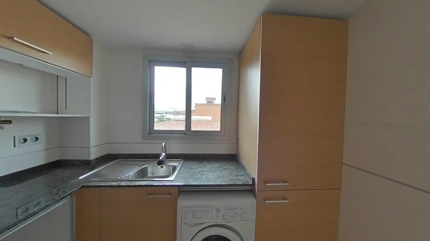 Cuina de Pis en venda en Viladecans amb Calefacció i Parquet