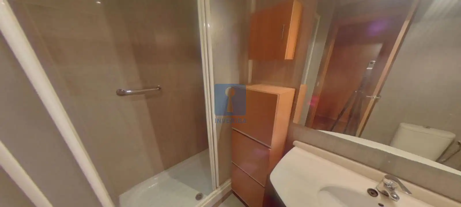 Baño de Casa adosada en venta en El Prat de Llobregat con Aire acondicionado, Calefacción y Terraza