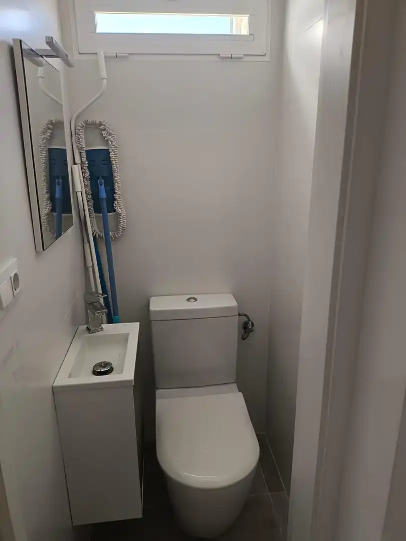 Bany de Àtic de lloguer en Valencia amb Aire condicionat, Terrassa i Traster