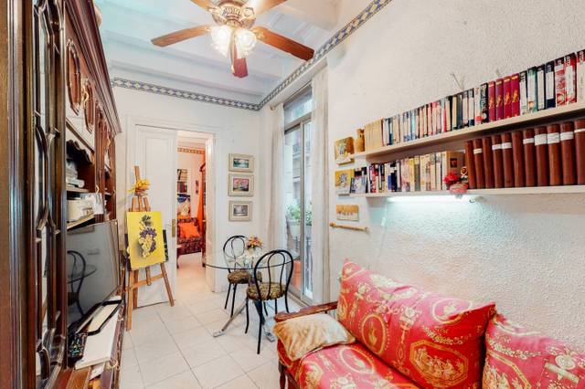 Piso en Venta en Calle Hostal d'en Sol en Barri Gòtic