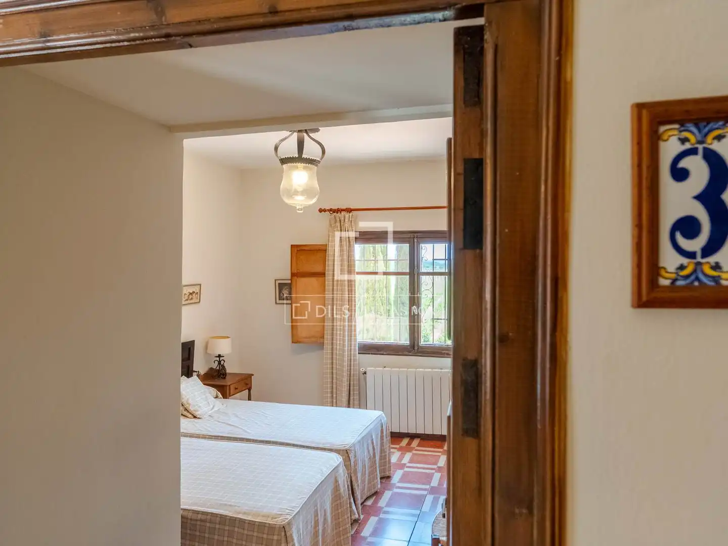 Dormitori de Finca rústica en venda en Requena amb Calefacció, Jardí privat i Terrassa