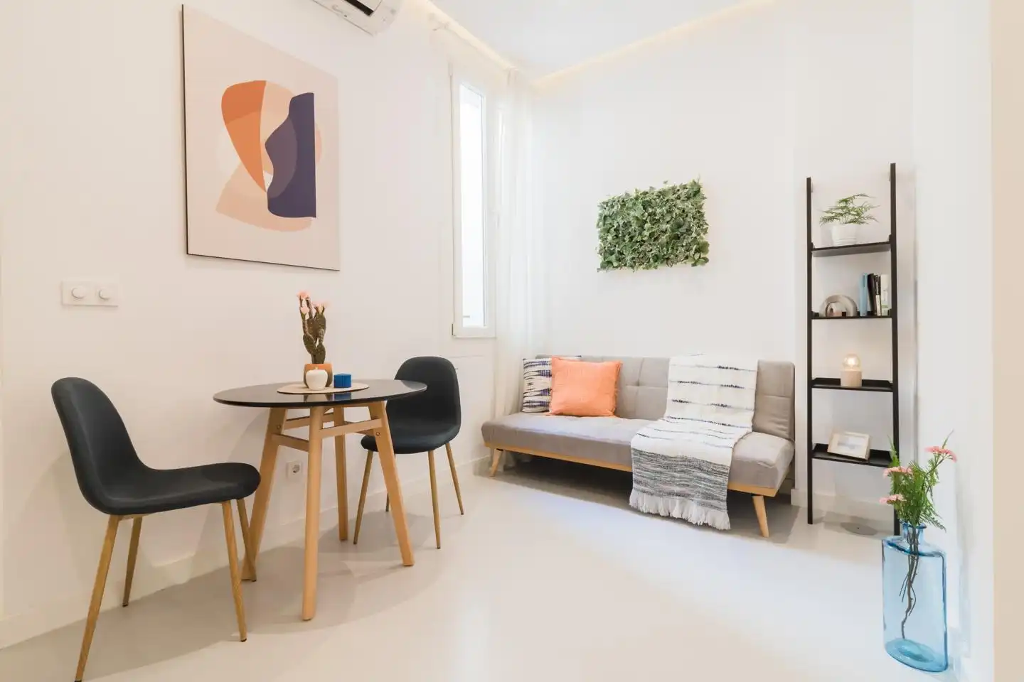 Sala de estar de Apartamento de alquiler en Madrid con Aire acondicionado, Calefacción y Parquet