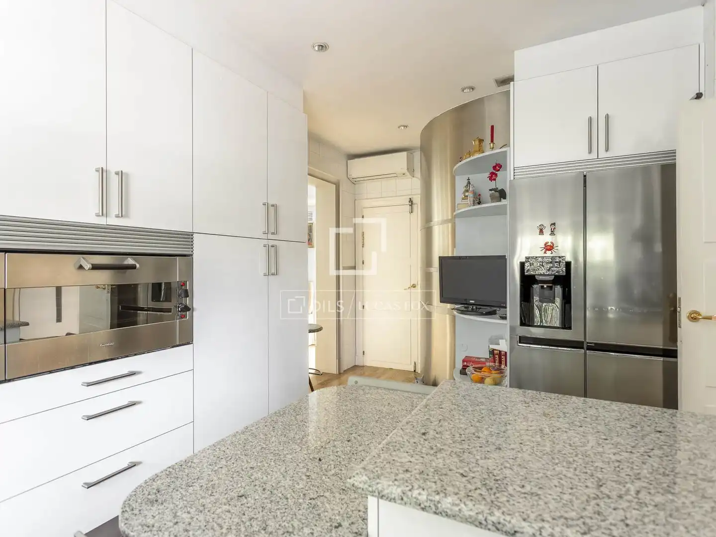 Cuina de Casa o xalet en venda en Madrid amb Aire condicionat, Calefacció i Moblat