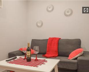 Living room of Flat to rent in  Madrid Capital  with Air Conditioner, Heating and Furnished