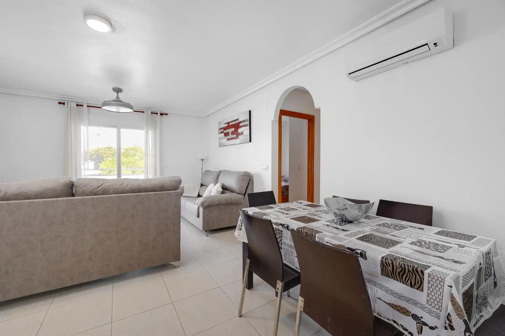Sala de estar de Piso en venta en Orihuela con Aire acondicionado, Amueblado y Piscina comunitaria