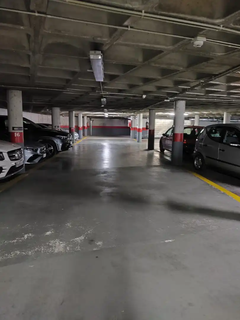 Einzelparkplatz zum Verkauf in Calle Central 10, imagen 4