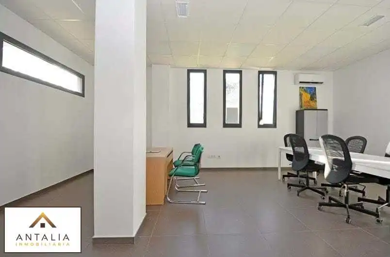 Oficina amb ascensor en venda a Montesol - Mejostilla