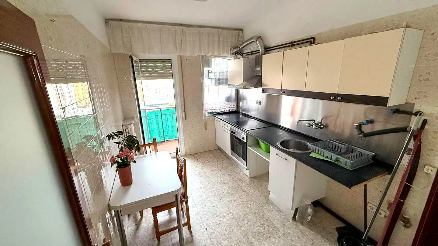 Kitchen of Flat for sale in  Logroño  with Heating and Balcony