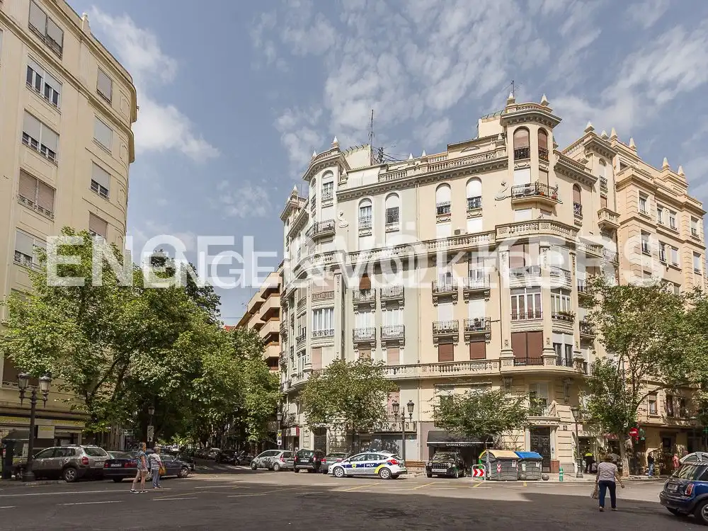 Exterior view of Attic for rent in Valencia  with Air Conditioner, Heating and Terrace