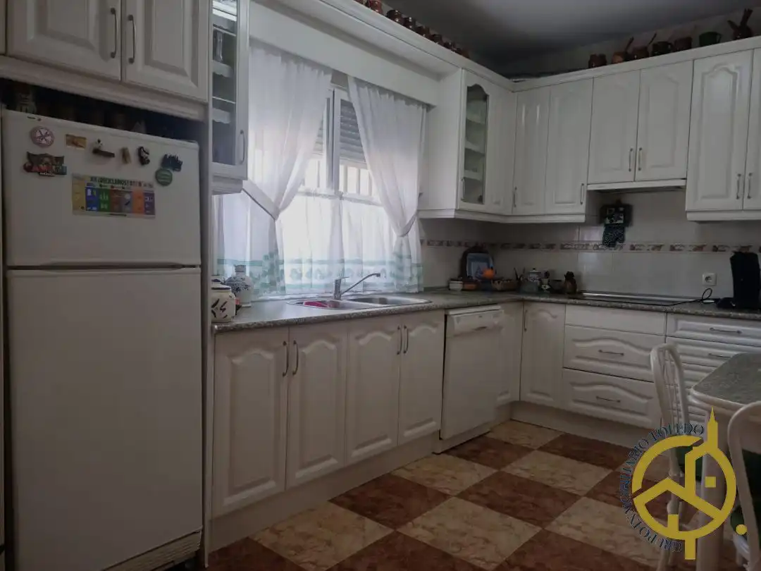 Cuina de Casa o xalet en venda en El Viso de San Juan amb Aire condicionat, Calefacció i Jardí privat