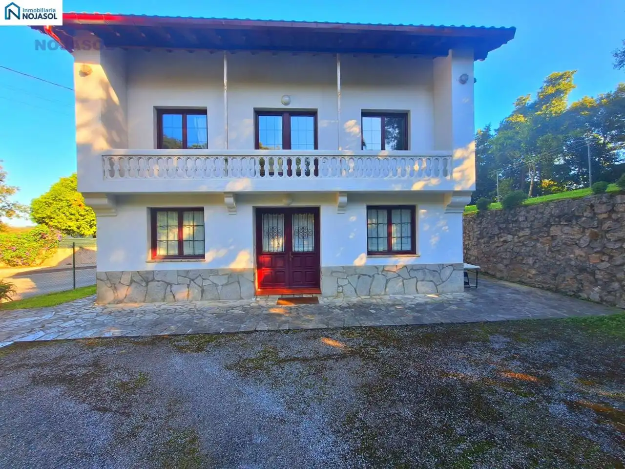 Vista exterior de Casa o chalet en venta en Arnuero con Calefacción y Jardín privado
